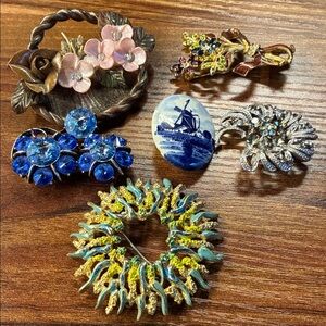 Vintage Brooch Collection with Floral and Delft Designs
